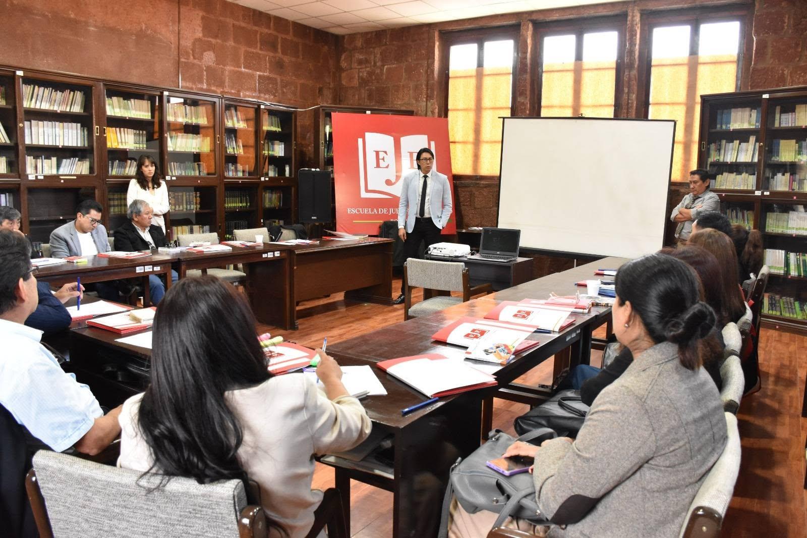 EJE CONCLUYE CURSO ESPECIALIZADO SOBRE EJECUCIÓN CIVIL PARA FORTALECER CAPACIDADES DE AUTORIDADES JUDICIALES