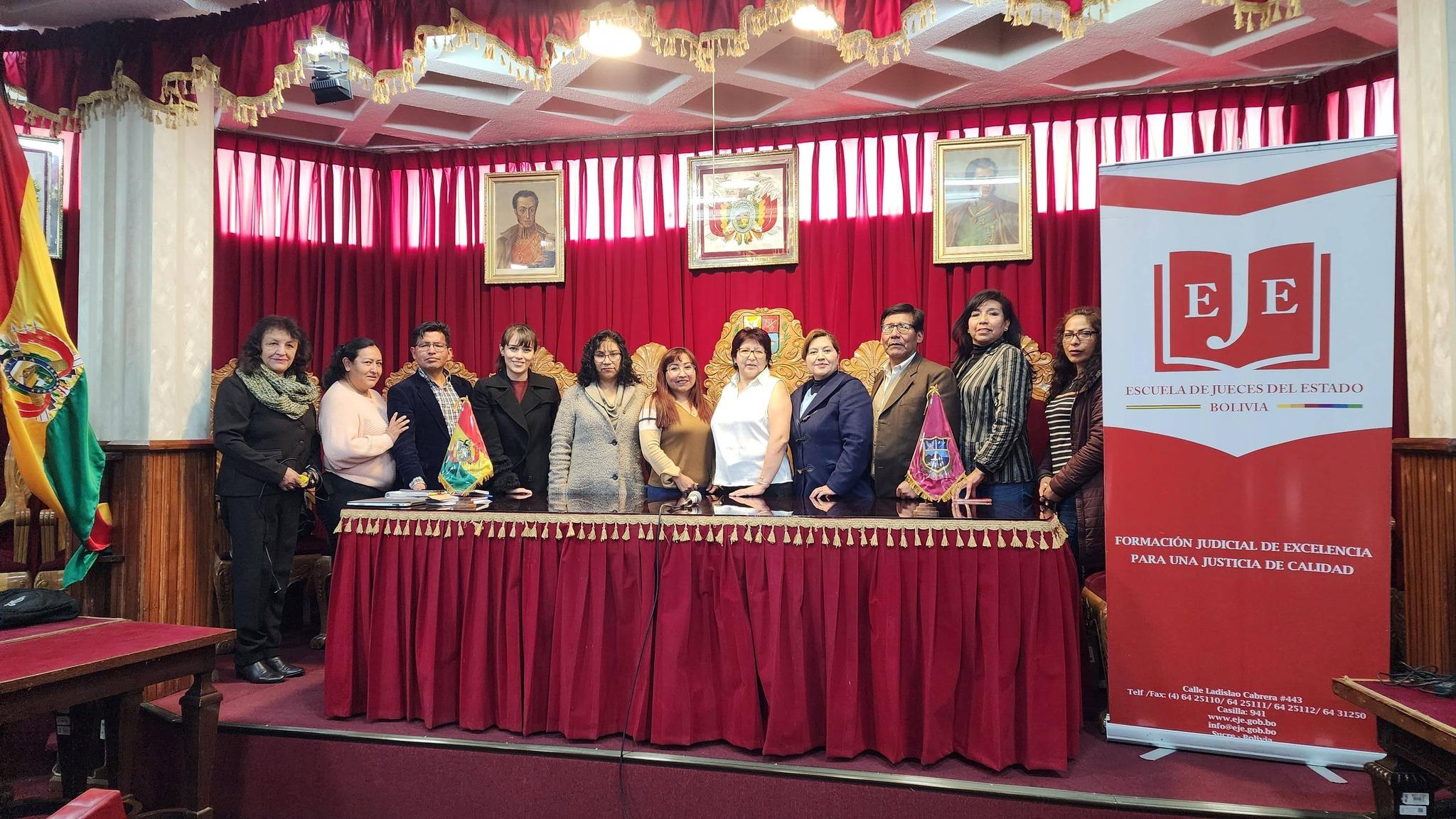 FORTALECIMIENTO DE CAPACIDADES EN ACTOS DE COMUNICACIÓN Y MANDAMIENTOS DE APREMIO EN MATERIA FAMILIAR A NIVEL NACIONAL