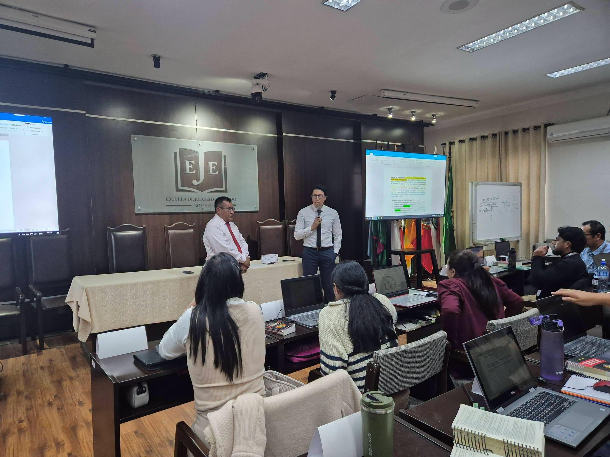 𝐄𝐉𝐄 𝐅𝐎𝐑𝐓𝐀𝐋𝐄𝐂𝐄 𝐋𝐀 𝐅𝐎𝐑𝐌𝐀𝐂𝐈Ó𝐍 𝐏𝐄𝐍𝐀𝐋 𝐃𝐄𝐋 𝟓𝐓𝐎 𝐂𝐔𝐑𝐒𝐎 𝐂𝐎𝐍 𝐃𝐎𝐂𝐄𝐍𝐂𝐈𝐀 𝐄𝐒𝐏𝐄𝐂𝐈𝐀𝐋𝐈𝐙𝐀𝐃𝐀