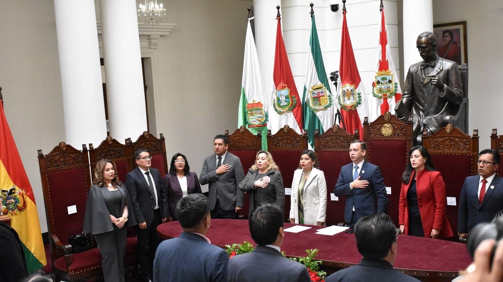 EJE ACOMPAÑA ACTOS PROTOCOLARES POR LA GESTA LIBERTARIA DE CHUQUISACA Y RINDE HOMENAJE A LA MEMORIA DEL DR. VÍCTOR HUGO CLAURE HINOJOSA