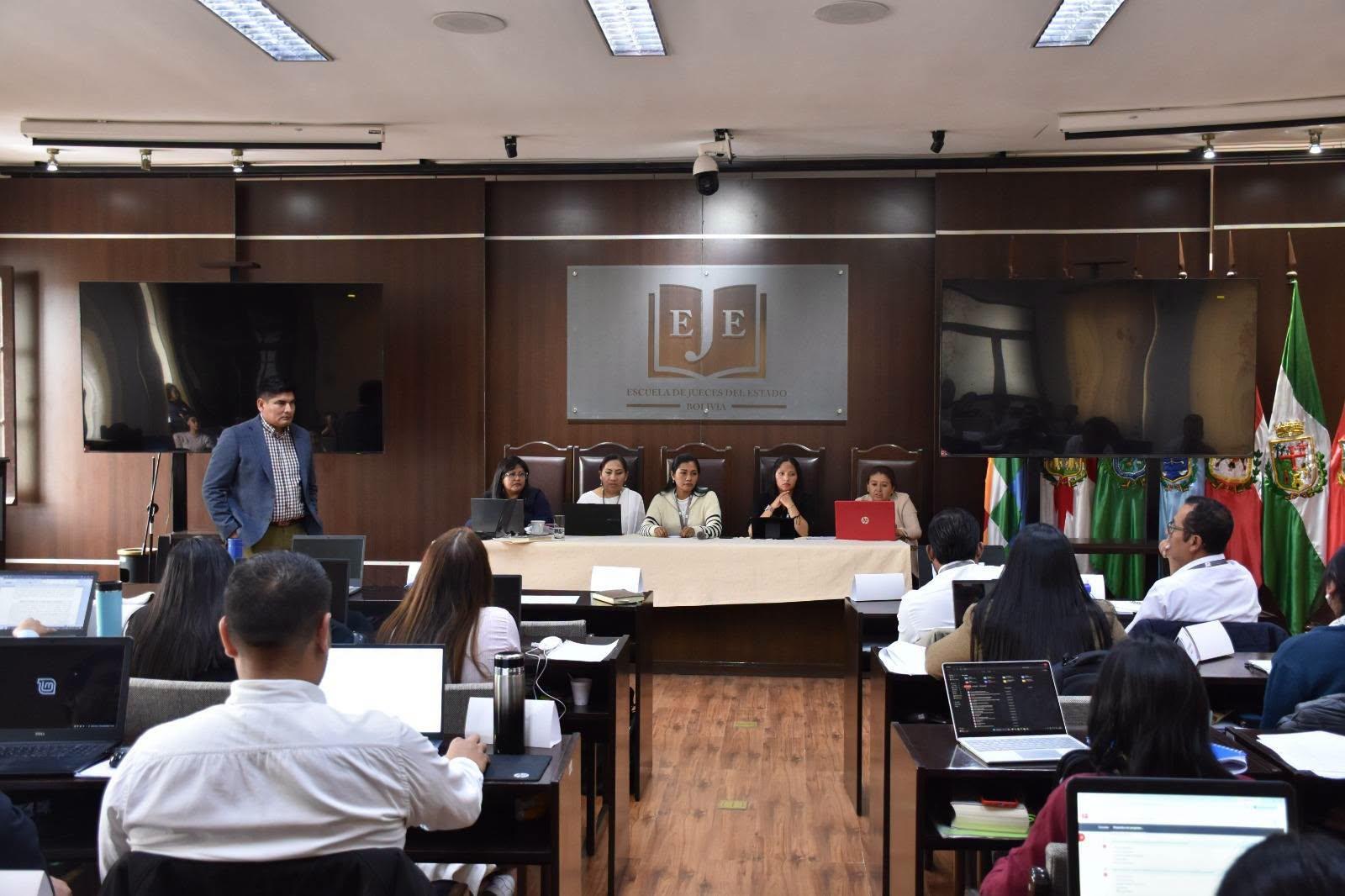 𝐓𝐔𝐓𝐄𝐋𝐀 𝐉𝐔𝐃𝐈𝐂𝐈𝐀𝐋 𝐄𝐅𝐄𝐂𝐓𝐈𝐕𝐀: 𝐐𝐔𝐈𝐍𝐓𝐎 𝐂𝐔𝐑𝐒𝐎 𝐂𝐎𝐍𝐒𝐎𝐋𝐈𝐃𝐀 𝐒𝐔 𝐅𝐎𝐑𝐌𝐀𝐂𝐈Ó𝐍 𝐄𝐍 𝐄𝐋 Á𝐑𝐄𝐀 𝐂𝐎𝐍𝐒𝐓𝐈𝐓𝐔𝐂𝐈𝐎𝐍𝐀𝐋