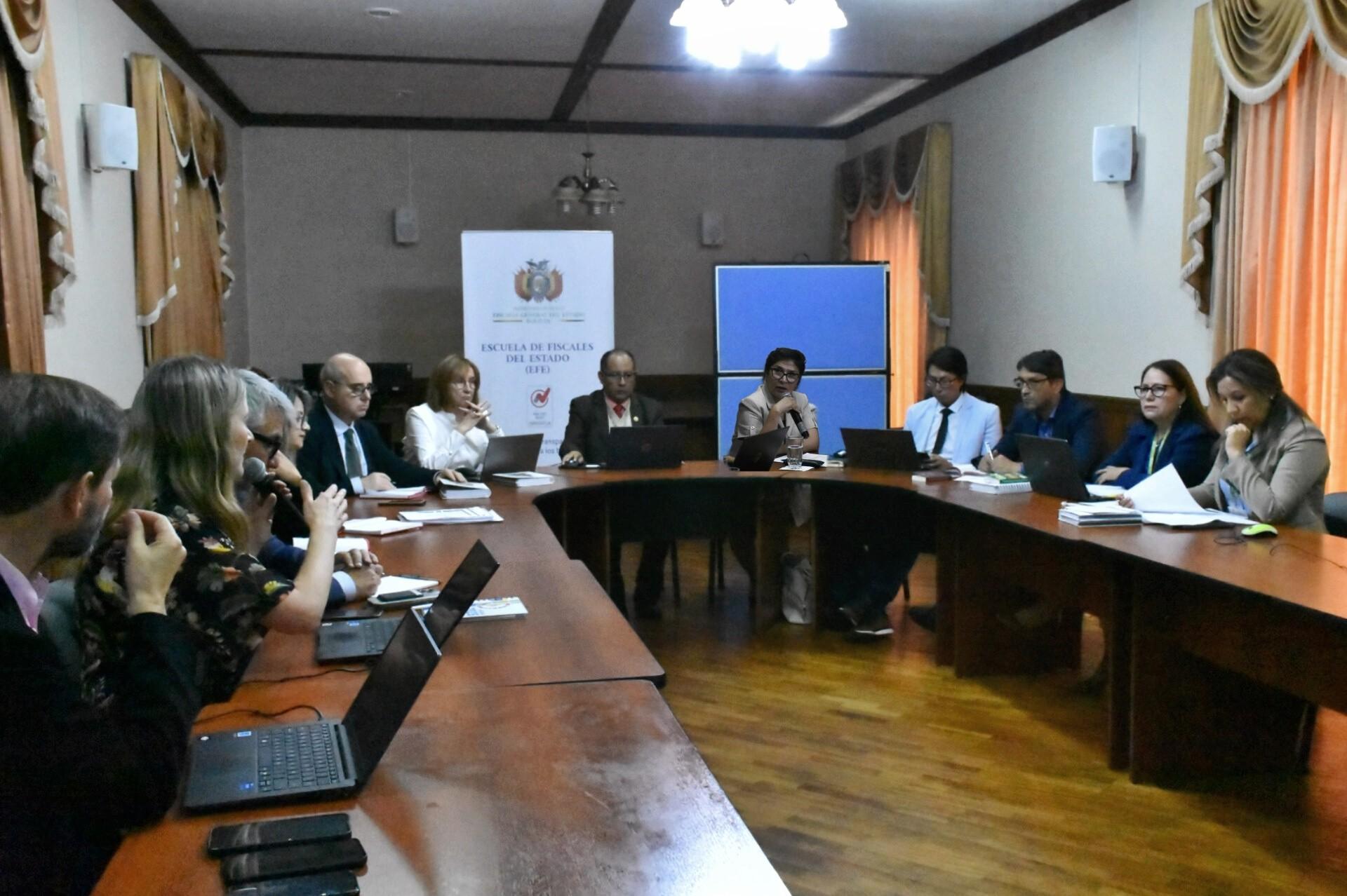 INSTITUCIONES DEL SISTEMA PENAL Y EXPERTOS INTERNACIONALES DEFINEN NECESIDADES FORMATIVAS URGENTES EN CRIMEN ORGANIZADO