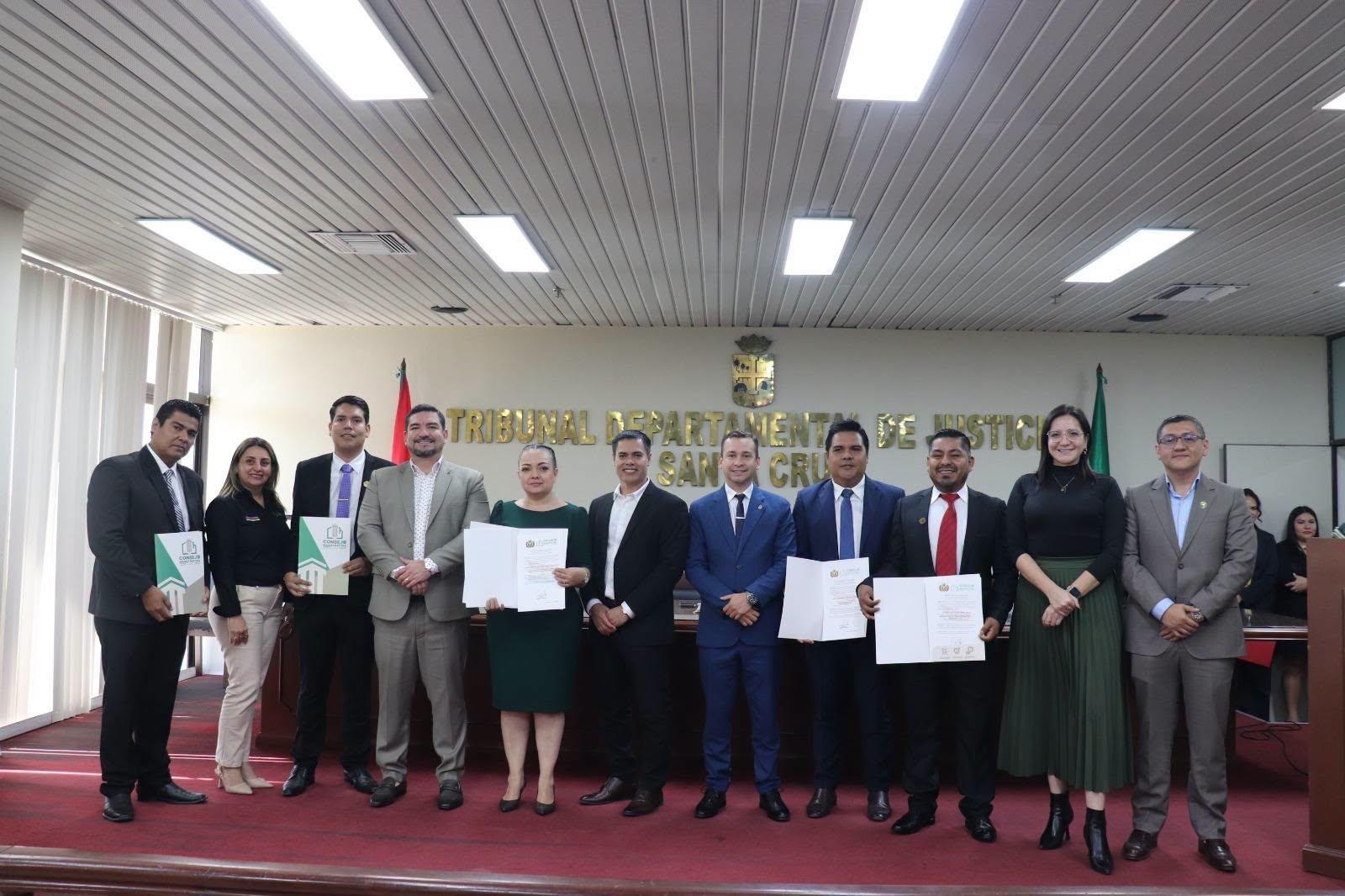 𝐄𝐉𝐄 𝐂𝐄𝐋𝐄𝐁𝐑𝐀 𝐋𝐀 𝐈𝐍𝐂𝐎𝐑𝐏𝐎𝐑𝐀𝐂𝐈Ó𝐍 𝐃𝐄 𝐂𝐈𝐍𝐂𝐎 𝐄𝐆𝐑𝐄𝐒𝐀𝐃𝐎𝐒 𝐃𝐄 𝐋𝐀 𝐓𝐄𝐑𝐂𝐄𝐑𝐀 𝐅𝐎𝐑𝐌𝐀𝐂𝐈Ó𝐍 𝐉𝐔𝐃𝐈𝐂𝐈𝐀𝐋 𝐀 𝐋𝐀 𝐅𝐔𝐍𝐂𝐈Ó𝐍 𝐉𝐔𝐑𝐈𝐒𝐃𝐈𝐂𝐂𝐈𝐎𝐍𝐀𝐋