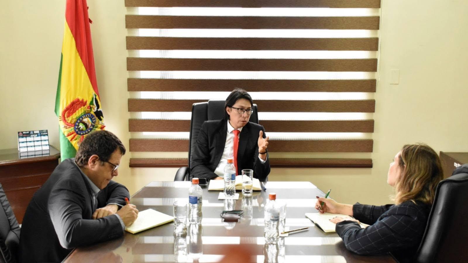EJE RECIBE A REPRESENTANTES DE HUMAN RIGHTS WATCH PARA FORTALECER EL DIÁLOGO SOBRE JUSTICIA Y FORMACIÓN JUDICIAL EN BOLIVIA