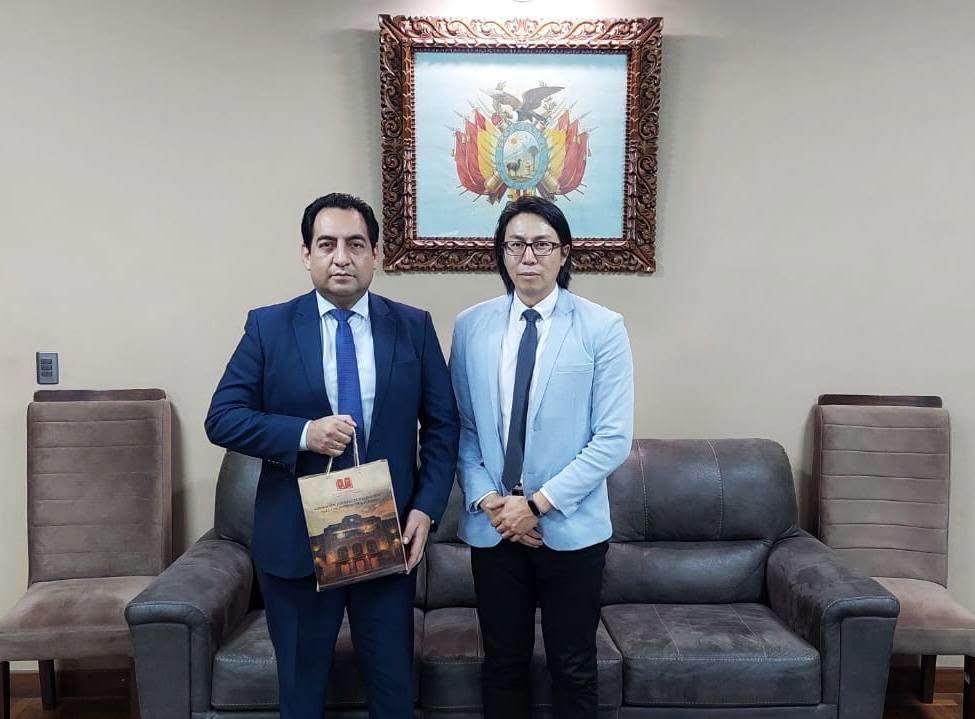 EJE Y LA FACULTAD DE DERECHO DE SAN FRANCISCO XAVIER IMPULSAN ALIANZA ESTRATÉGICA PARA FORTALECER LA FORMACIÓN JURÍDICA Y JUDICIAL