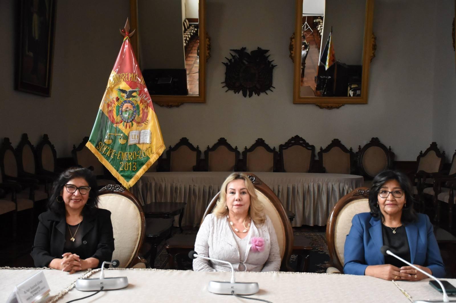 Autoridades del Tribunal Supremo de Justicia reciben a docentes de la Escuela de Jueces del Estado